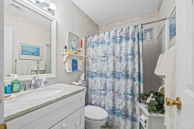 3515 Silvertree Ln, Pensacola, FL 32504