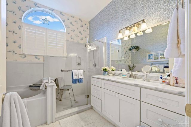 3515 Silvertree Ln, Pensacola, FL 32504