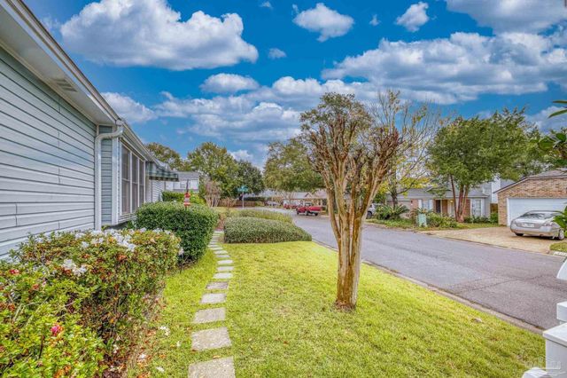 3515 Silvertree Ln, Pensacola, FL 32504