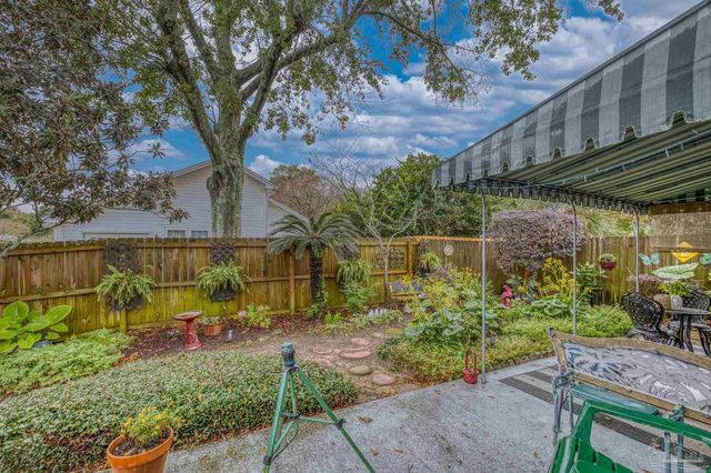 3515 Silvertree Ln, Pensacola, FL 32504