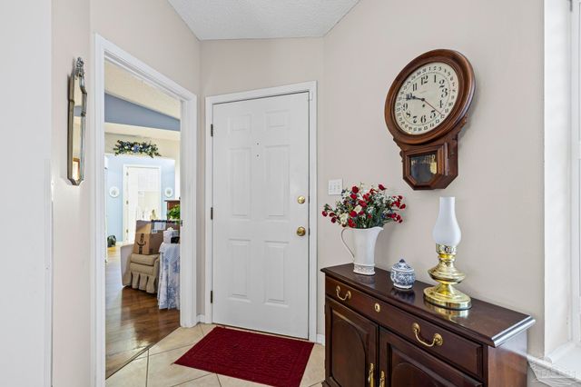 3515 Silvertree Ln, Pensacola, FL 32504