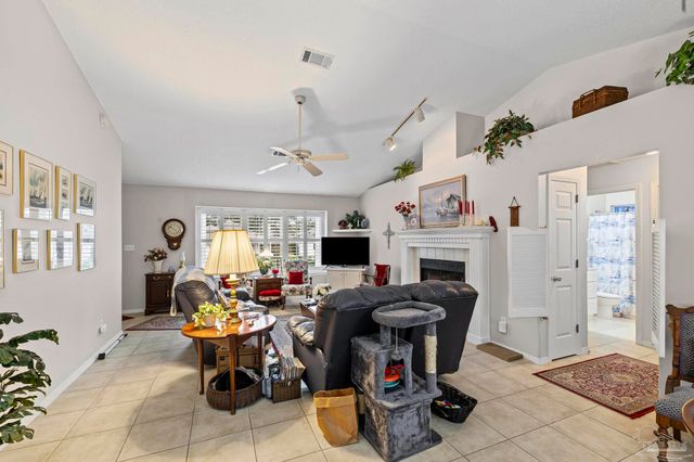 3515 Silvertree Ln, Pensacola, FL 32504