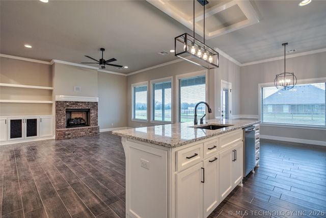 13601 N 58th East Avenue, Collinsville, OK 74021