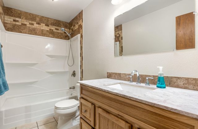 11413 Snowheights Boulevard NE, Albuquerque, NM 87112