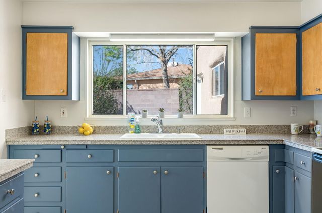 11413 Snowheights Boulevard NE, Albuquerque, NM 87112