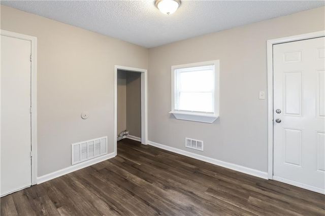 7300 E 112th Street, Kansas City, MO 64134