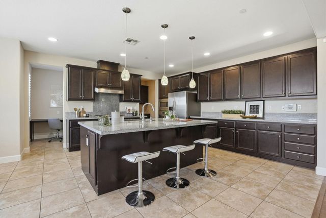 1110 S Vecindad St, Mountain House, CA 95391