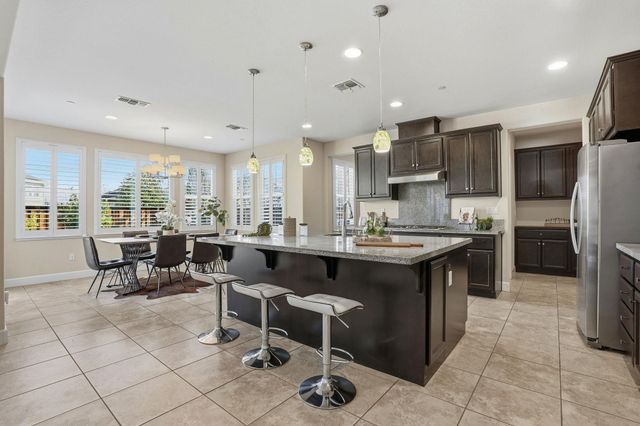 1110 S Vecindad St, Mountain House, CA 95391