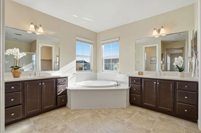 1110 S Vecindad St, Mountain House, CA 95391