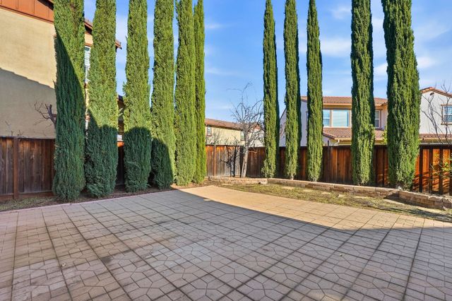 1110 S Vecindad St, Mountain House, CA 95391