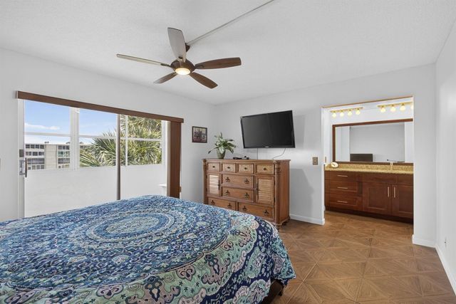 307 Wellington C, West Palm Beach, FL 33417