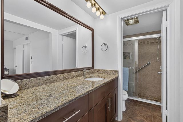 307 Wellington C, West Palm Beach, FL 33417