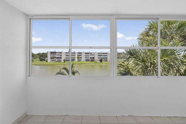 307 Wellington C, West Palm Beach, FL 33417