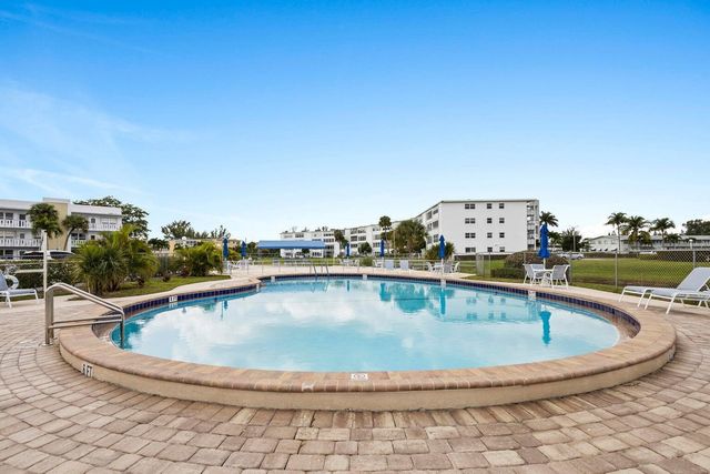 307 Wellington C, West Palm Beach, FL 33417