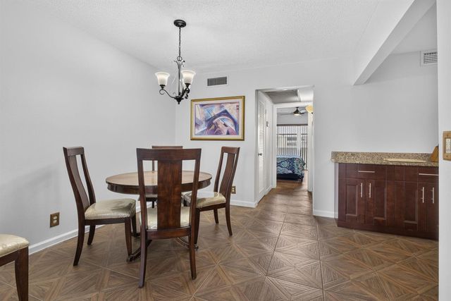 307 Wellington C, West Palm Beach, FL 33417