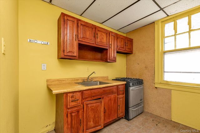 11232 196th Street, Saint Albans, NY 11412