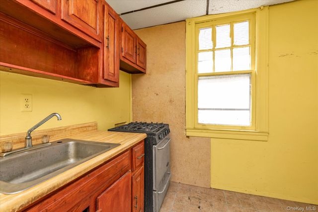 11232 196th Street, Saint Albans, NY 11412