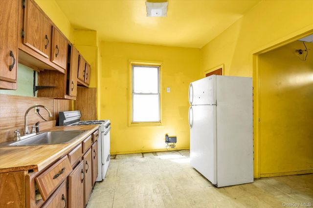 11232 196th Street, Saint Albans, NY 11412