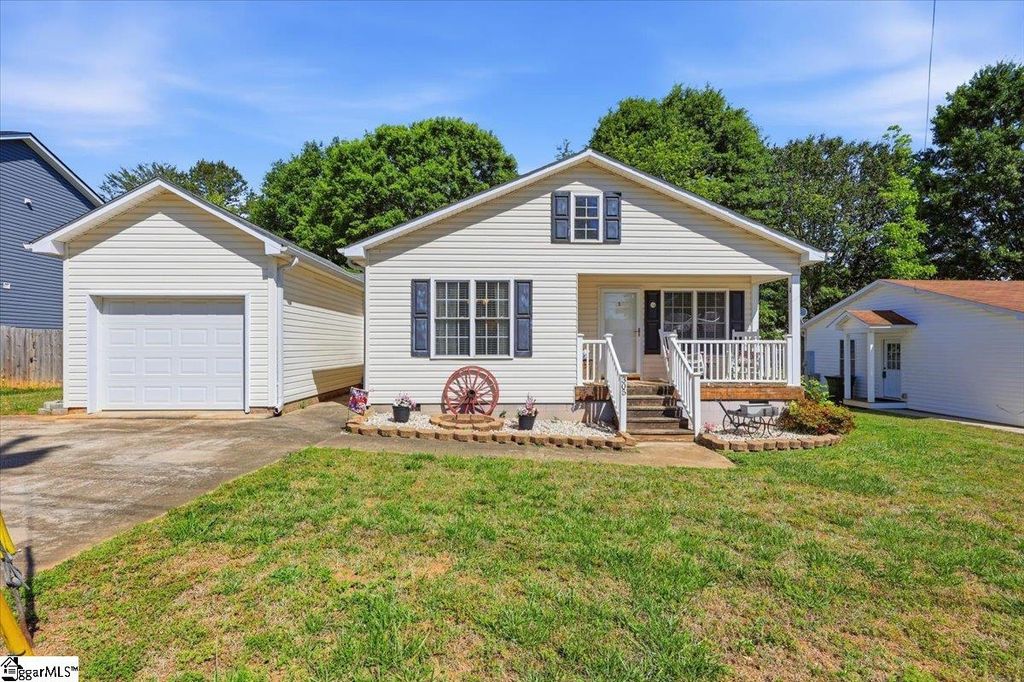 305 Grant Street, Easley, SC 29640