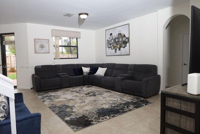 11601 SW 232nd Ln, Homestead, FL 33032