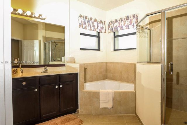 11601 SW 232nd Ln, Homestead, FL 33032