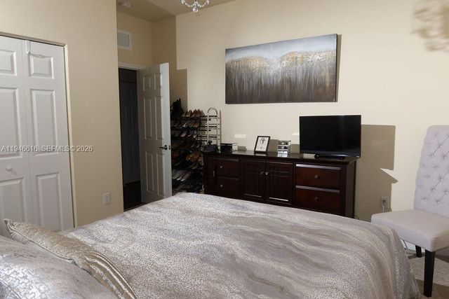 11601 SW 232nd Ln, Homestead, FL 33032