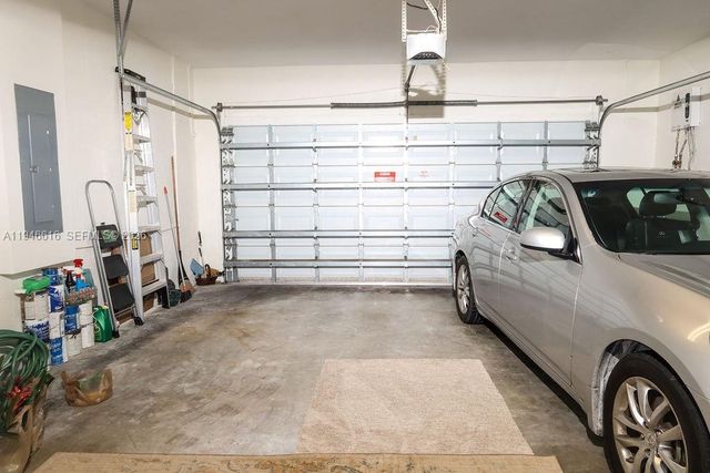 11601 SW 232nd Ln, Homestead, FL 33032