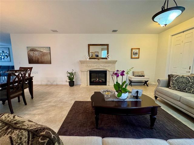 11601 SW 232nd Ln, Homestead, FL 33032