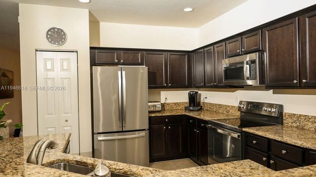 11601 SW 232nd Ln, Homestead, FL 33032