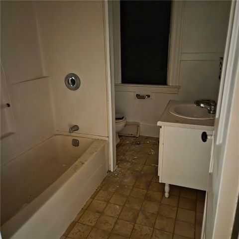 368 2nd St, Pitcairn, PA 15140