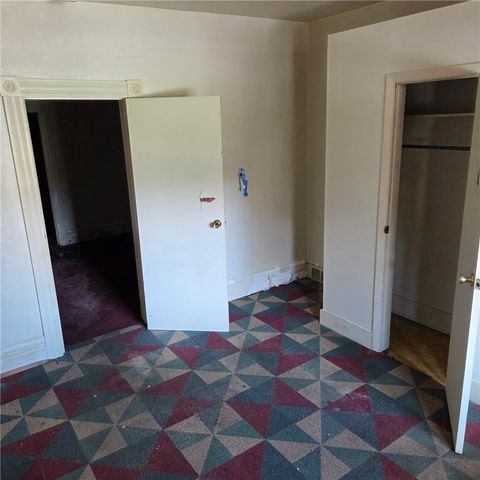 368 2nd St, Pitcairn, PA 15140