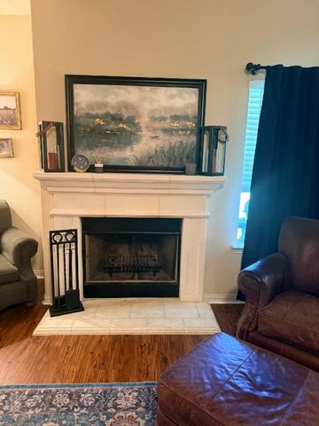 136 Holly Street, Waxahachie, TX 75165
