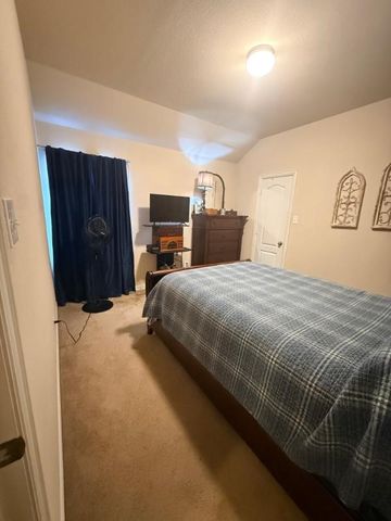 136 Holly Street, Waxahachie, TX 75165