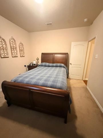 136 Holly Street, Waxahachie, TX 75165