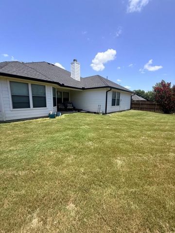 136 Holly Street, Waxahachie, TX 75165