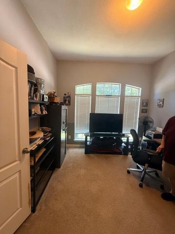 136 Holly Street, Waxahachie, TX 75165