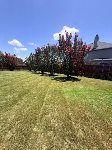 136 Holly Street, Waxahachie, TX 75165