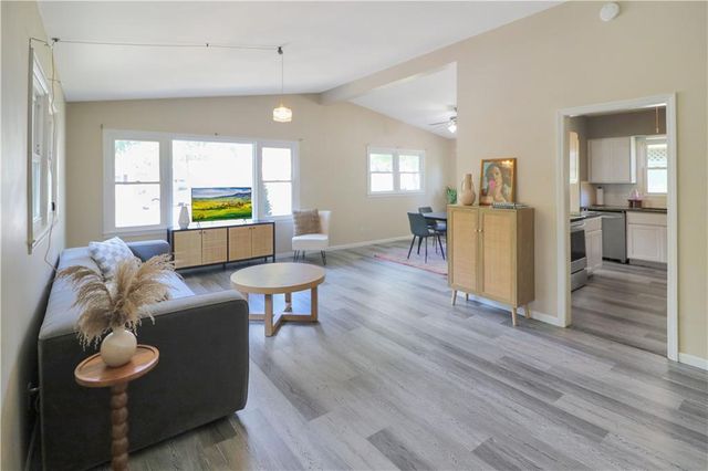 1112 ANDERSON Street, Warrensburg, MO 64093