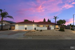 6001 Friedson Court, Bakersfield, CA 93306