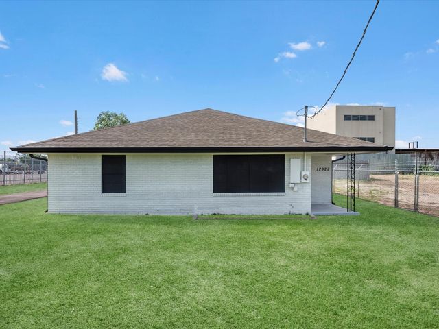 12922 Mcnair Street, Houston, TX 77015