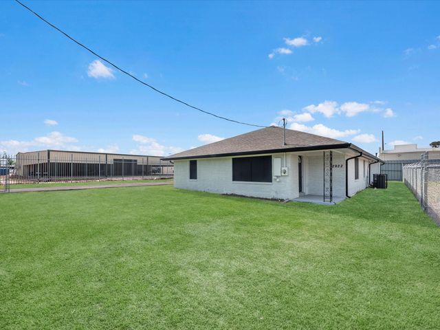 12922 Mcnair Street, Houston, TX 77015