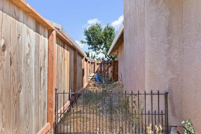 5208 San Tropez Dr, Salida, CA 95368