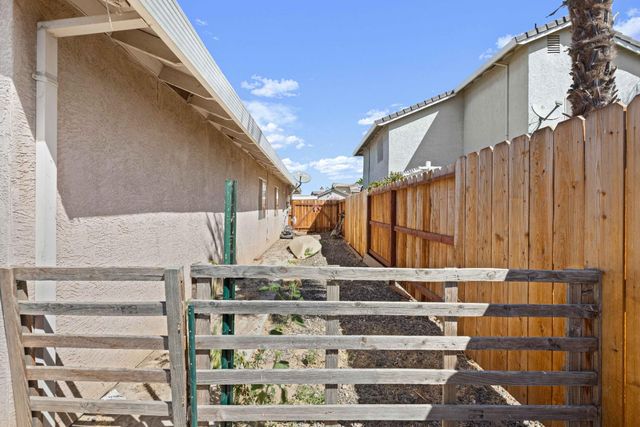 5208 San Tropez Dr, Salida, CA 95368