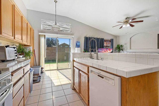 5208 San Tropez Dr, Salida, CA 95368