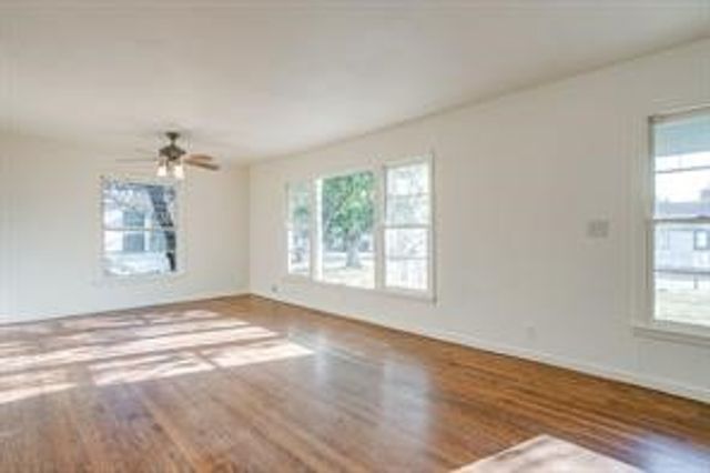 201 N Normandale Street, White Settlement, TX 76108