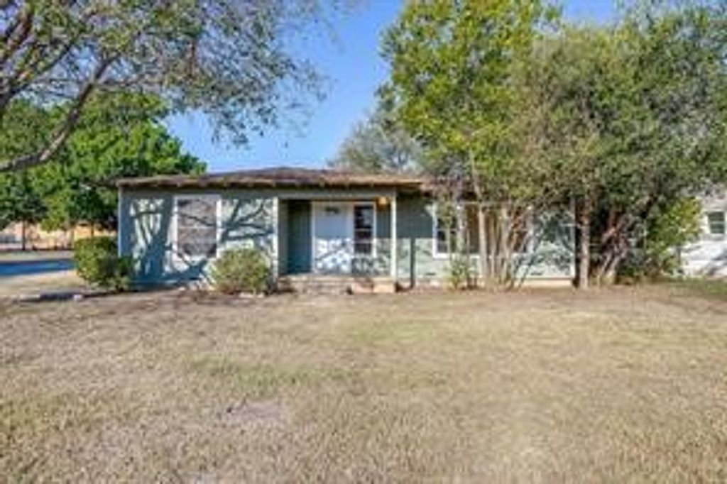 201 N Normandale Street, White Settlement, TX 76108