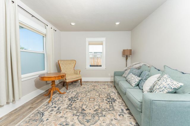 1036 N Adoline Avenue, Fresno, CA 93728