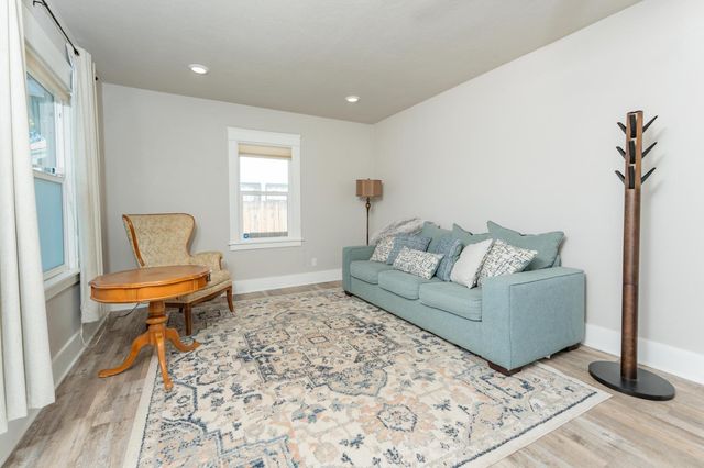 1036 N Adoline Avenue, Fresno, CA 93728