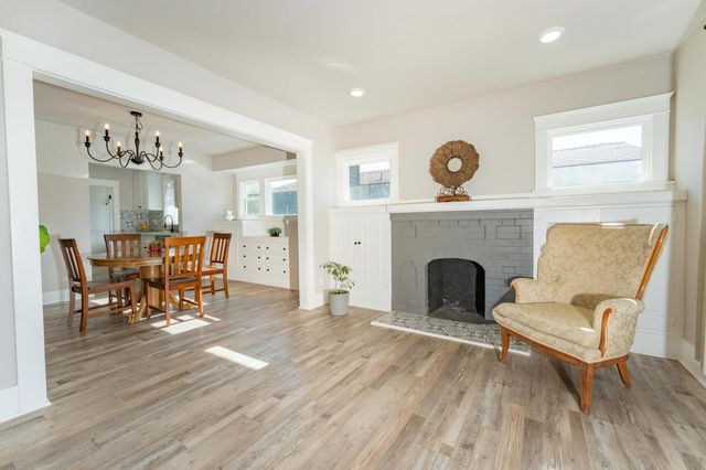 1036 N Adoline Avenue, Fresno, CA 93728