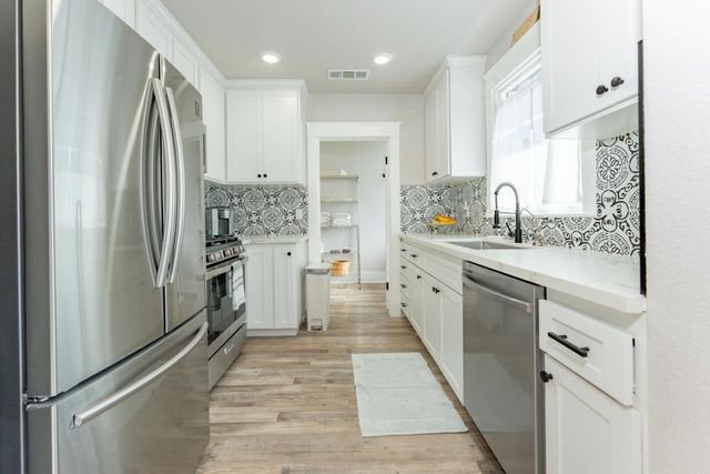 1036 N Adoline Avenue, Fresno, CA 93728